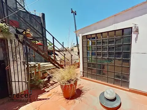 Depto Tipo Casa en Venta en Villa del Parque, USD 160.000