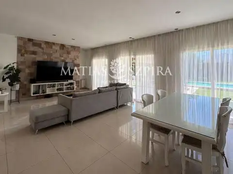 Casa en Venta en La Cesarina, USD 360.000
