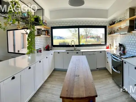 Quinta en Venta con 2 cocheras