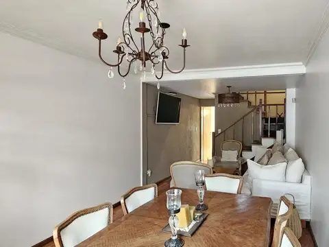 Casa 5 ambientes con 2 baños