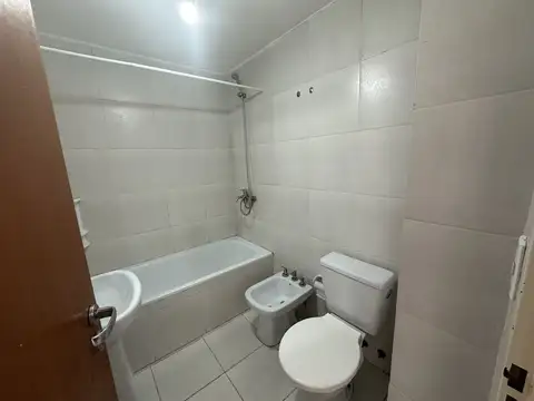 Illia 1600, Piso 1
