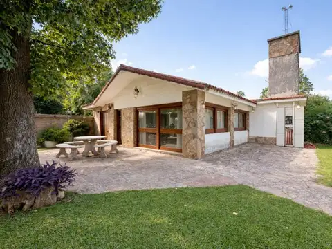 Casa en venta 2 dormitorios Leloir 1300