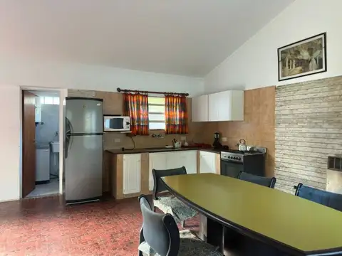 Casa 5 ambientes con 2 baños