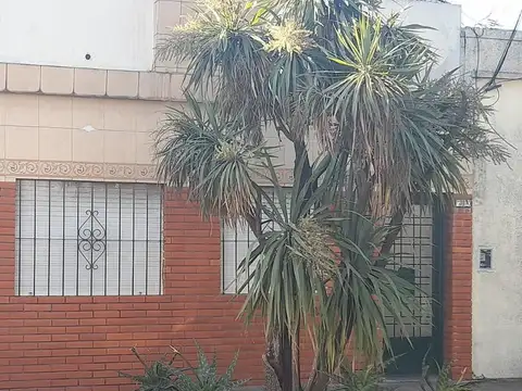 PH en venta - 2 dormitorios 1 baño - patio interno - 70 mts 2- Ramos Mejia