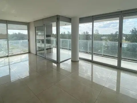 Departamento en venta de 3 dormitorios c/ cochera en Fisherton