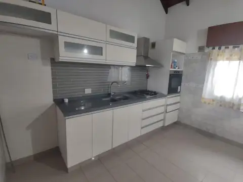 Departamento en Alquiler en Villa Ballester, $ 850.000