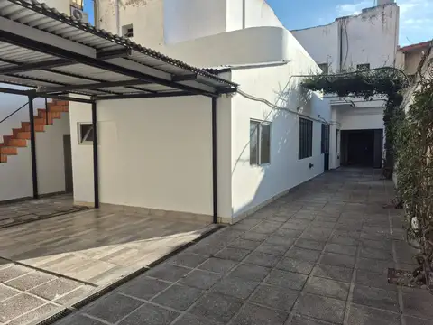 OPORTUNIDAD ALQUILER! Propiedad apta para oficinas / consultorios en Vicente Lopez al 100
