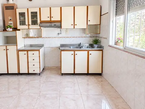 Depto Tipo Casa 5 ambientes con 2 baños