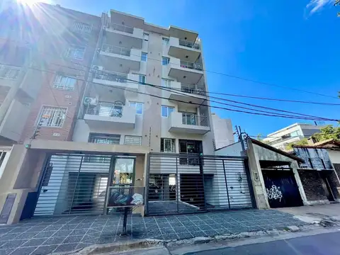 DEPARTAMENTO 2 AMB EN CASTELAR NORTE CON COCHERA