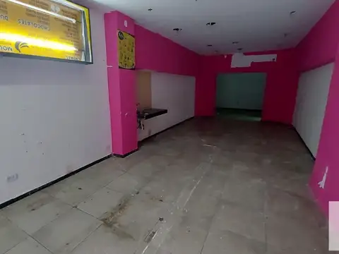 Local en Alquiler - 3 Baños - 180mts - Retiro