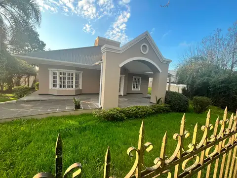 MANSIÓN EN VENTA LOS CEDROS 376, RECREO.