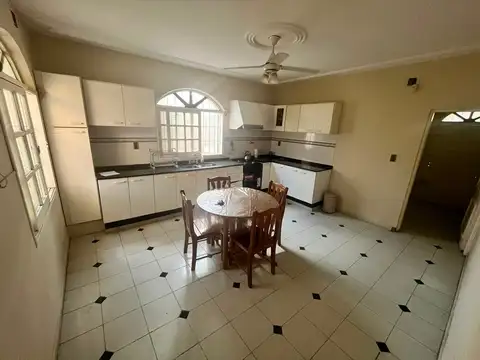 MANSIÓN EN VENTA LOS CEDROS 376, RECREO.