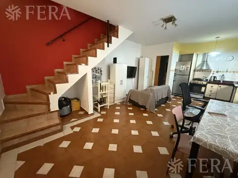 Venta de departamento de 4 ambientes con patio en Wilde