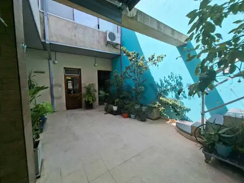 Alquiler de hermosa Casa de 5 ambientes en Saavedra tanto uso comercial como habitacional