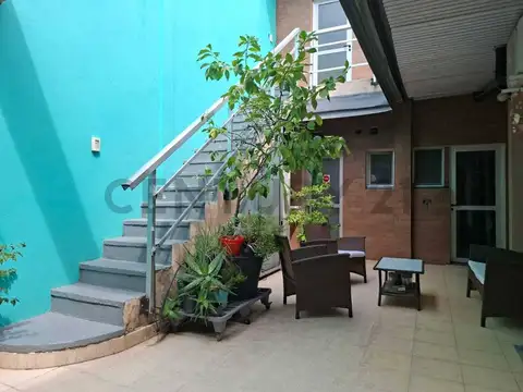 Alquiler de hermosa Casa de 5 ambientes en Saavedra tanto uso comercial como hab