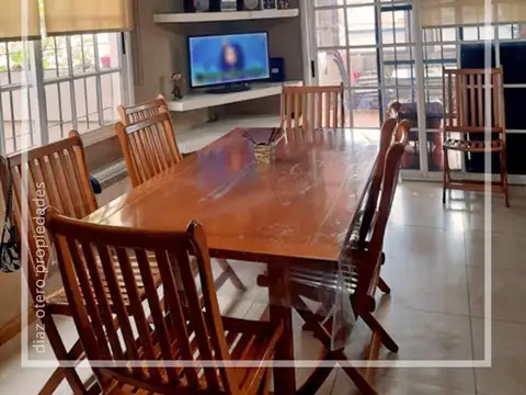 Casa 4 ambientes con 2 baños