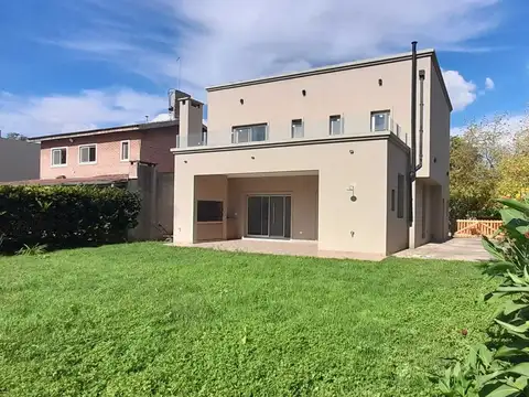 Las Orquídeas, Pilar 100