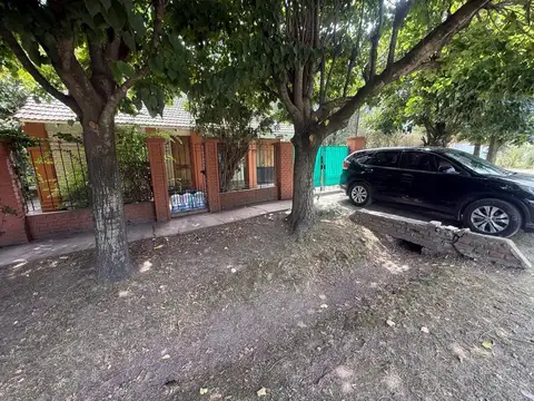 Casa en Alquiler con 1 cochera