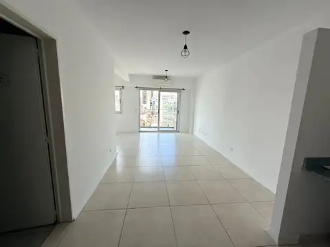 Departamento en Alquiler en Monte Castro, $ 700.000