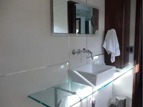 PROPIEDAD de CALIDAD y DISEÑO EN LA MEJOR UBICACIÓN de FUNE