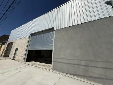 Galpon en Alquiler en Villa Santos Tesei, $ 3.500.000