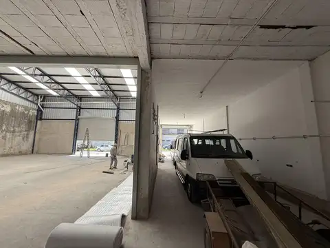 Galpon en Alquiler 20  mts Frente