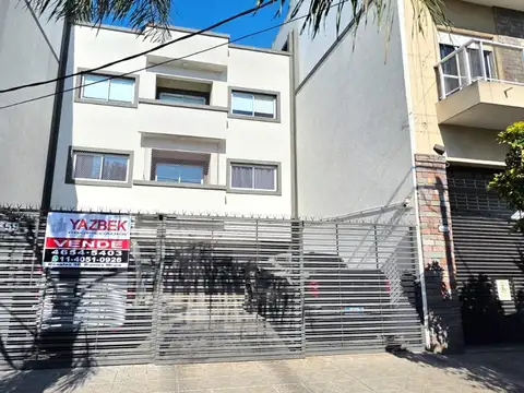 DEPARTAMENTO 3 AMBIENTES CON COCHERA Y TERRAZA PROPIA
