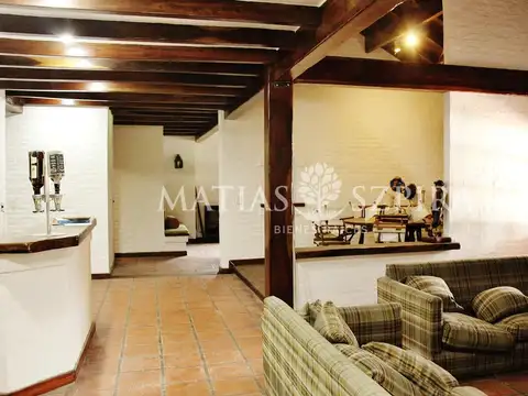 Casa en Barrio Parque Leloir 5 ambientes 4300 m2 terreno
