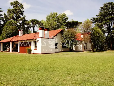 Casa en Barrio Parque Leloir 5 ambientes 4300 m2 terreno