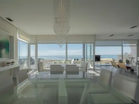 Casa en Venta en Carilo, USD 1.111