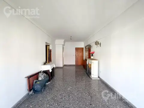 Departamento 6 ambientes con 2 baños