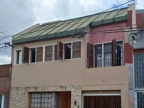 Depto Tipo Casa en Venta de 5 ambientes