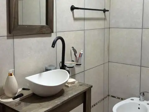 Casa 5 ambientes con 2 baños