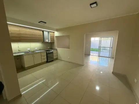 Alquiler duplex 2 dormitorios en barrio Nuevo Urca