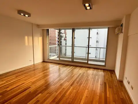 Arcos 2800, Piso 7