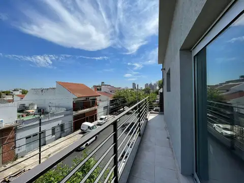 VENTE DEPARTAMENTO  MONOAMBIENTE CON BALCÓN, TERRAZA Y PARRILLA EN AVELLANEDA-ACEPTA PERMUTA
