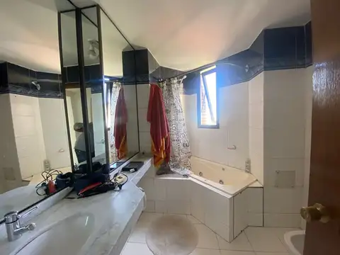 Departamento en Alquiler con 2 cocheras