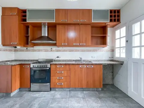 Depto Tipo Casa en Venta con 1 cocheras