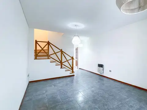 Depto Tipo Casa en Venta de 4 ambientes