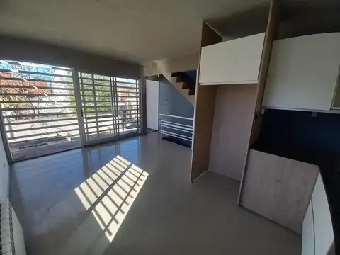 Depto Tipo Casa en Venta de 2 ambientes