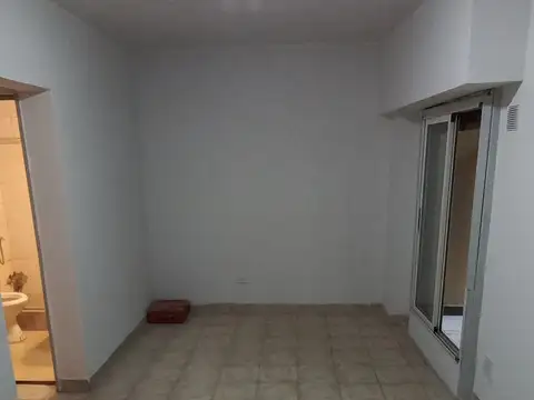 Av Gaona 2200, Piso 1