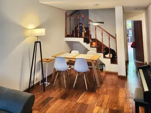 TRIPLEX 4 AMBIENTES CON PATIO, PARRILLA Y COCHERA -  Olivos, Vicente López, G.B.A. Zona Norte