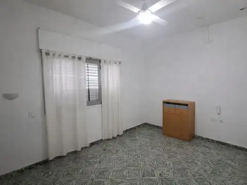 Casa 14 ambientes con 5 baños