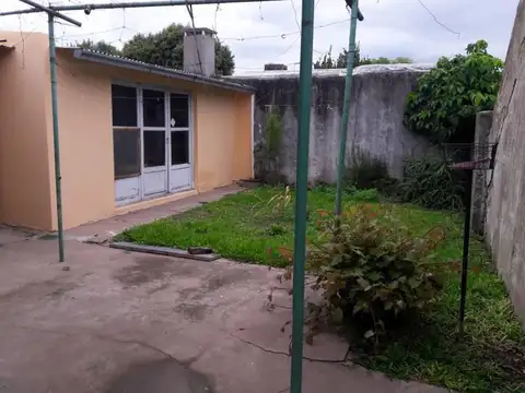 Venta | Casa | 2 Dormitorios | Cochera | Capitán Bermúdez | Barrio Centro