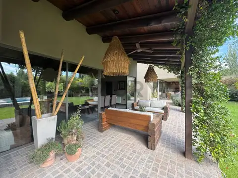 Casa en Venta en Chacras de Coria, USD 540.000