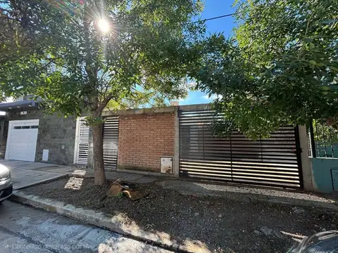 VENTA DE CASA 1 DORMITORIO B RENÉ FAVALORO SUD