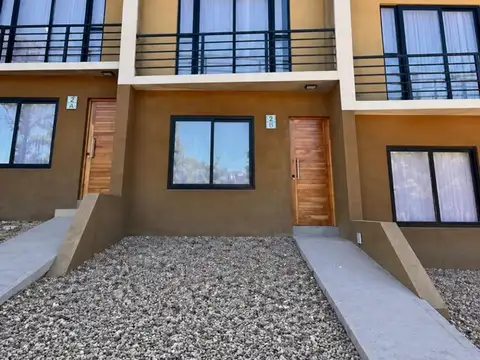 Casa Triplex en venta Barrio Nayades 4 AMBIENTES