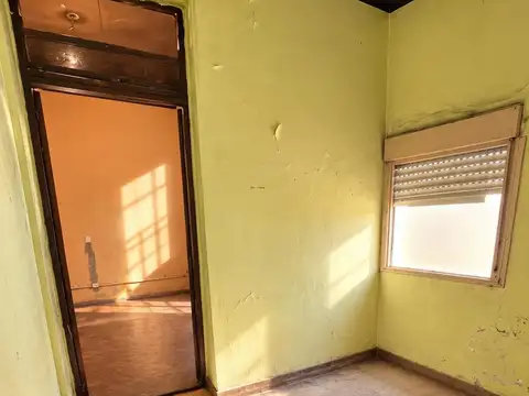 Casa 6 ambientes con 1 baño