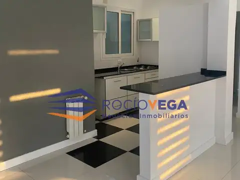 Casa en Alquiler con 1 cochera