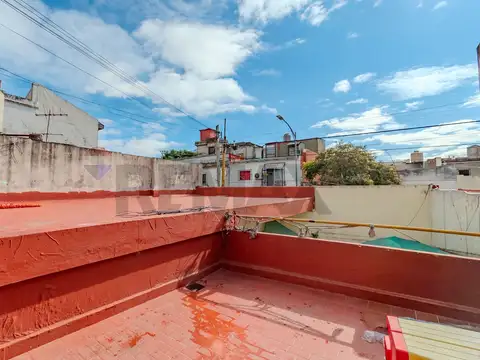 CASA 4 AMB CON TERRAZA Y PARRILLA A REFACCIONAR
